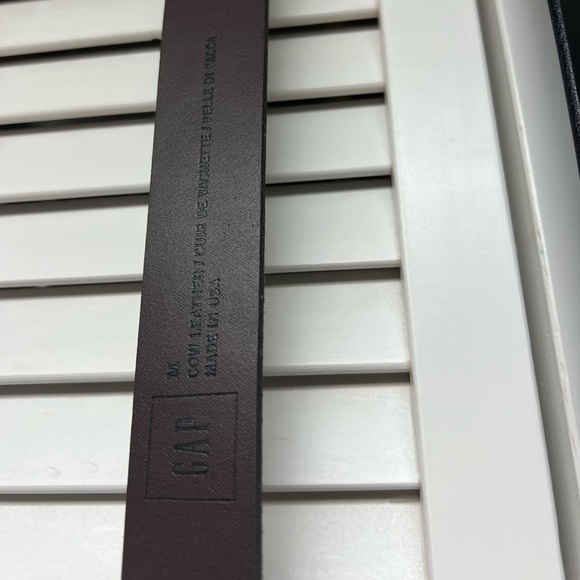 2 GAP Leather Belts Black and Brown Length 40 1/2 inches - Picture 6 of 7